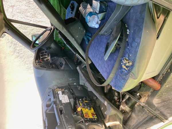 31#4984 Pezzi di ricambio di Iveco con vasca ribaltabile in vendita - foto 4