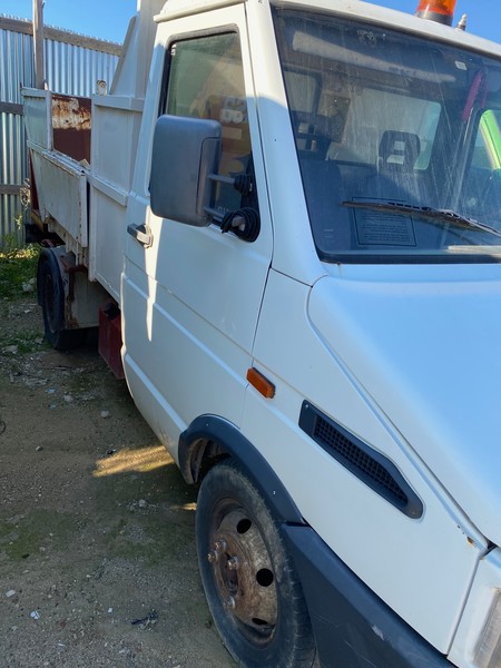 32#4984 Autocarro Iveco con vasca ribaltabile in vendita - foto 2