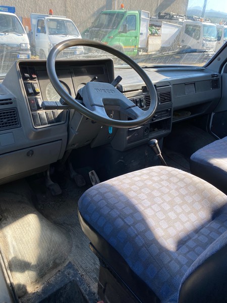 32#4984 Autocarro Iveco con vasca ribaltabile in vendita - foto 5
