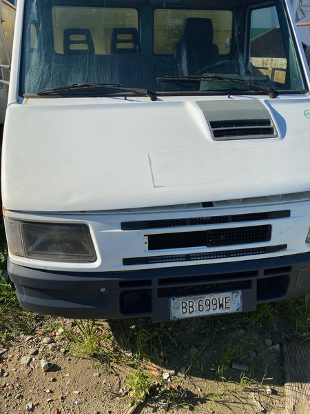 35#4984 Autocarro Iveco con vasca ribaltabile in vendita - foto 1