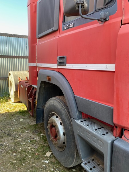 54#4984 Trattore stradale Iveco con presa di forza in vendita - foto 2