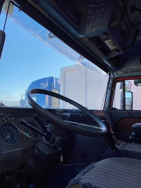 54#4984 Trattore stradale Iveco con presa di forza in vendita - foto 6