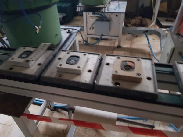 1#4986 Macchinari per la produzione di sistemi antitaccheggio in vendita - foto 17