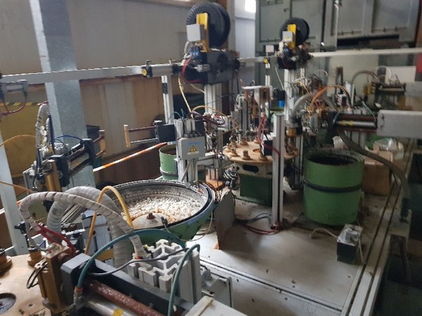 1#4986 Macchinari per la produzione di sistemi antitaccheggio in vendita - foto 35