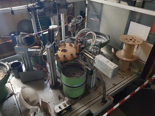 1#4986 Macchinari per la produzione di sistemi antitaccheggio in vendita - foto 37