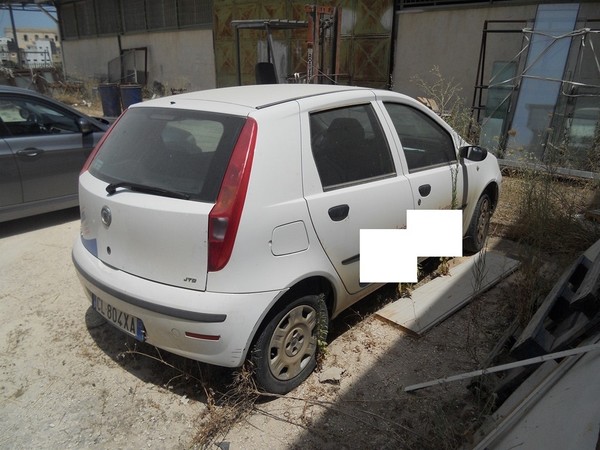 32#5016 Autovettura Fiat Punto in vendita - foto 2