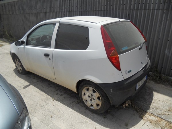 33#5016 Autovettura Fiat Punto in vendita - foto 2