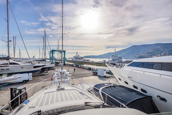 1#5020 UNITA' DA DIPORTO A MOTORE FERRETTI 590 in vendita - foto 6