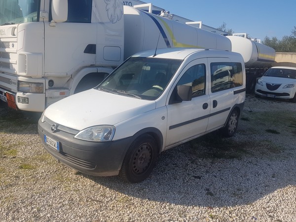 1#5026 Opel Combo 1.6 cng ecom van in vendita - foto 1