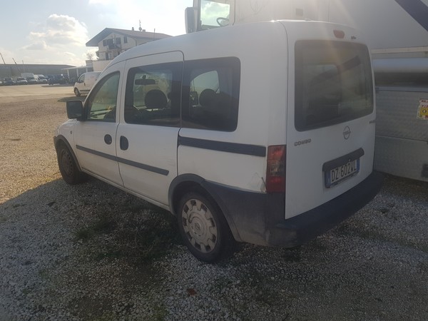 1#5026 Opel Combo 1.6 cng ecom van in vendita - foto 2
