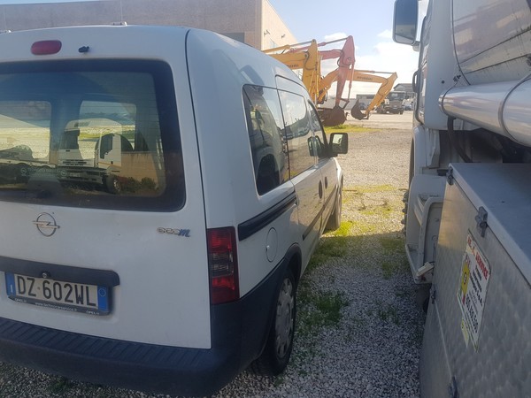 1#5026 Opel Combo 1.6 cng ecom van in vendita - foto 3
