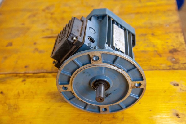 13#5027 Motore elettrico in vendita - foto 2