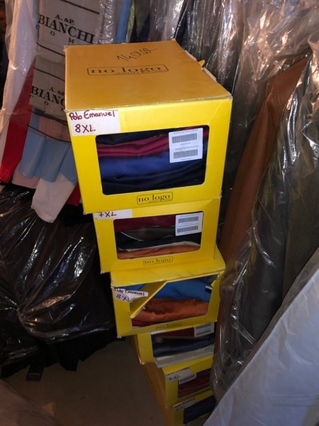 1#5036 Abbigliamento e arredi punto vendita in vendita - foto 3