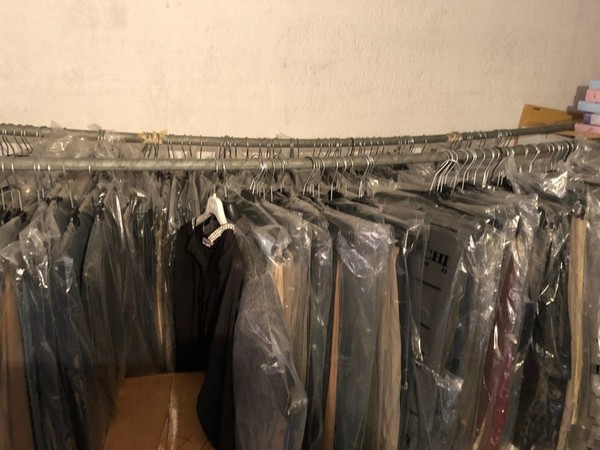 1#5036 Abbigliamento e arredi punto vendita in vendita - foto 7