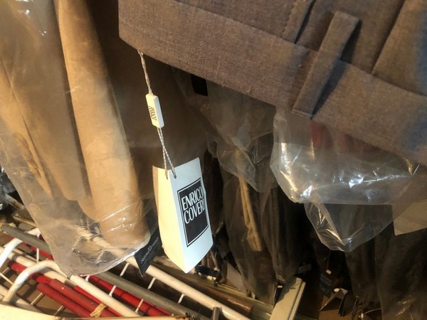 1#5036 Abbigliamento e arredi punto vendita in vendita - foto 11