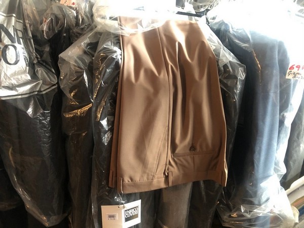 1#5036 Abbigliamento e arredi punto vendita in vendita - foto 13