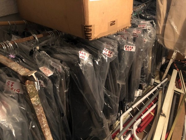 1#5036 Abbigliamento e arredi punto vendita in vendita - foto 19
