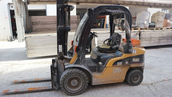 10#5037 Carrello elevatore Caterpillar in vendita - foto 1
