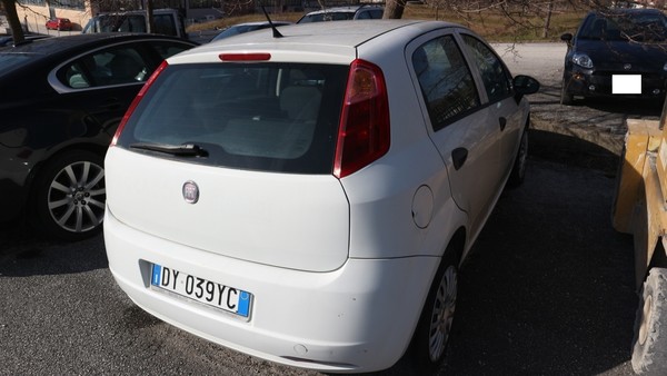 22#5037 Autovettura Fiat Punto in vendita - foto 3