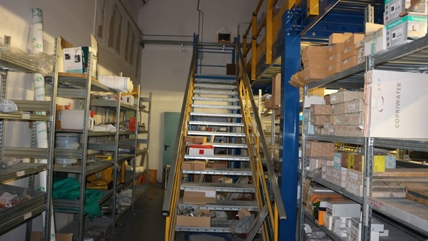7#5037 Soppalco e scaffali in vendita - foto 4