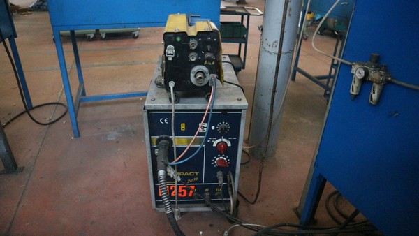 109#5049 Attrezzature officina in vendita - foto 9