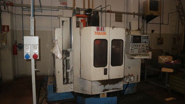 19#5049 Centro di lavoro verticale Yamazaki Mazak in vendita - foto 3