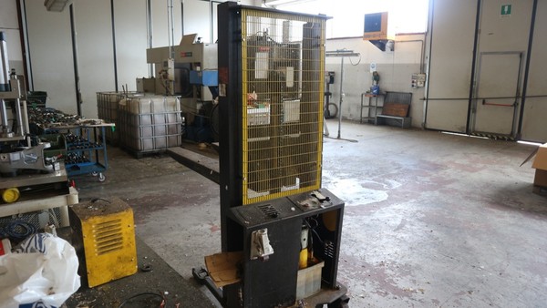 249#5049 Transpallet elettrici e manuali in vendita - foto 11