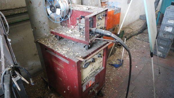 8#5049 Saldatrice Weldtronic e trapano a colonna Serrmac in vendita - foto 2