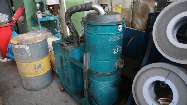 98#5049 Smerigliatrice Marpol e aspiratori in vendita - foto 7