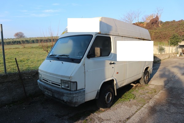 1#5054 Autocarro furgonato Nissan in vendita - foto 3