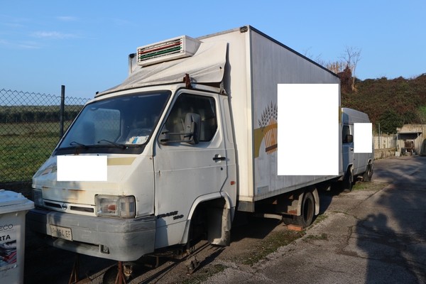 2#5054 Autocarro furgonato Nissan in vendita - foto 3