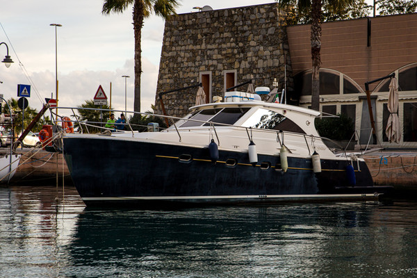 1#5062 Imbarcazione a motore Goldstar 400 in vendita - foto 1