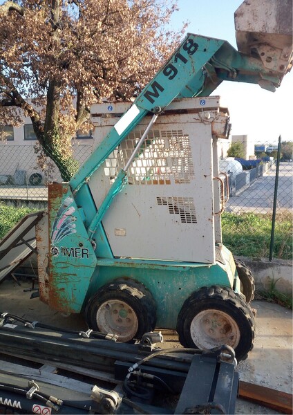 1#5071 Attrezzatura edile e terna Case in vendita - foto 2