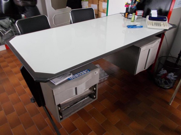 9#5073 Attrezzature da ufficio in vendita - foto 1