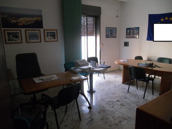 2#5082 Arredi e attrezzature informatiche da ufficio in vendita - foto 1