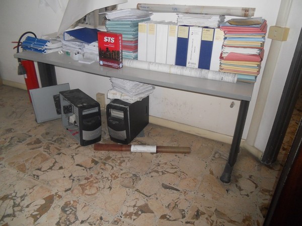 2#5082 Arredi e attrezzature informatiche da ufficio in vendita - foto 18