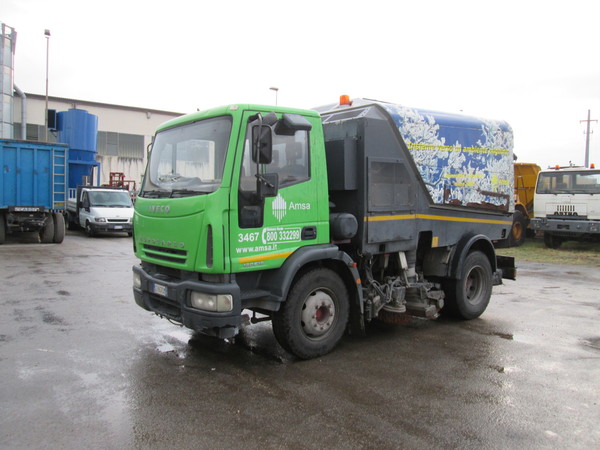 27#5085 Autoveicolo Iveco con allestimento Schmidt in vendita - foto 1