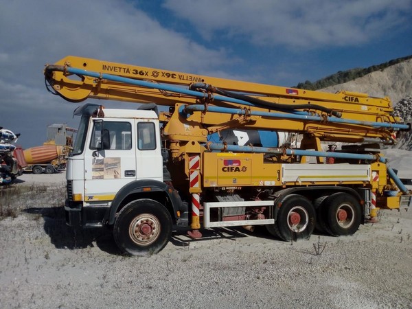 6#5091 Pompa per calcestruzzo Iveco Magirus in vendita - foto 1