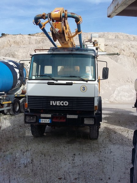 6#5091 Pompa per calcestruzzo Iveco Magirus in vendita - foto 2