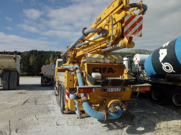 6#5091 Pompa per calcestruzzo Iveco Magirus in vendita - foto 3