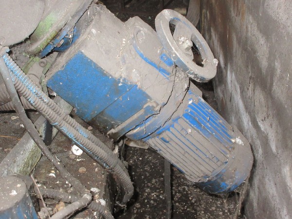 12#5095 Trapano a colonna Bimak e troncatrice Thomas in vendita - foto 19