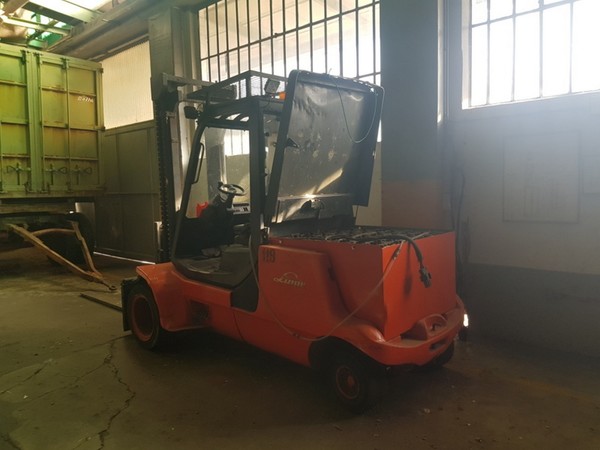 Carrelli elevatori in vendita