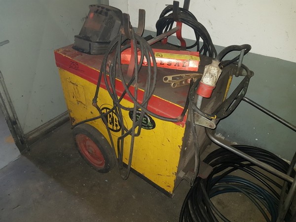 Attrezzatura meccanica in vendita