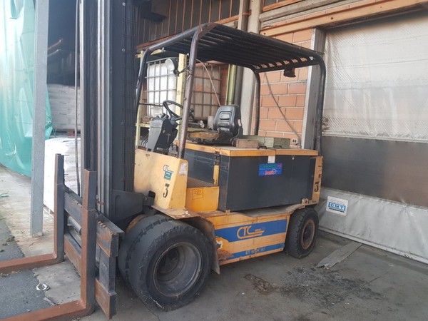 Carrelli elevatori in vendita