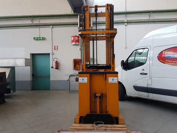 6#5101 Scaffalature leggere e transpallet in vendita - foto 4