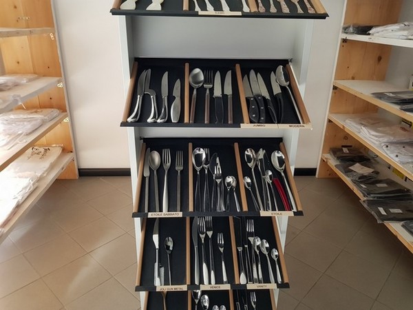 7#5101 Stock di attrezzature per catering e ristoranti in vendita - foto 409