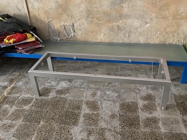 3#5118 Tavolini in cristallo e attrezzature da ufficio in vendita - foto 4