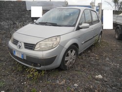 Autocarro Renault Scenic e arredamento ufficio - Lotto 0 (Asta 5131)