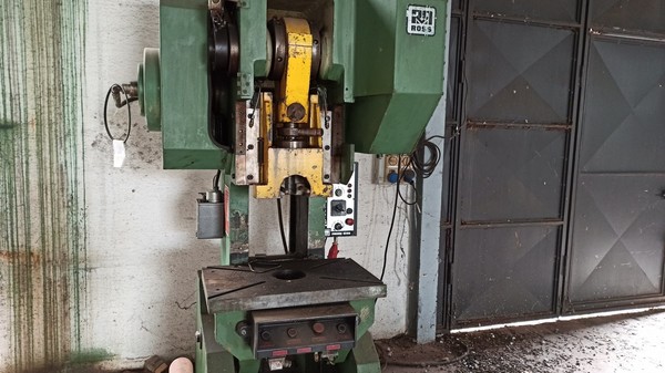 9#5141 Pressa eccentrica Ross in vendita - foto 2