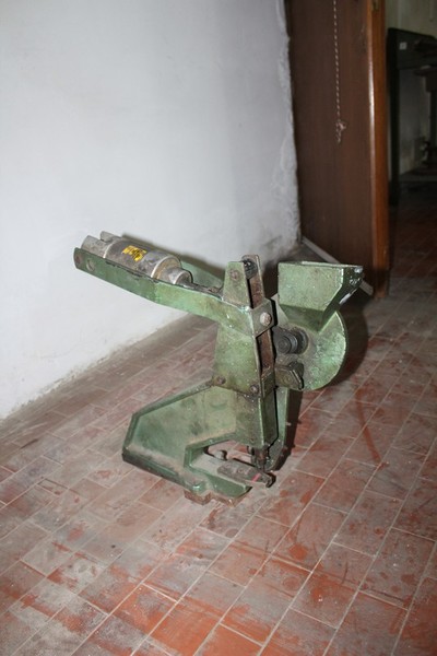 28#5145 Occhiellatrice pneumatica in vendita - foto 1